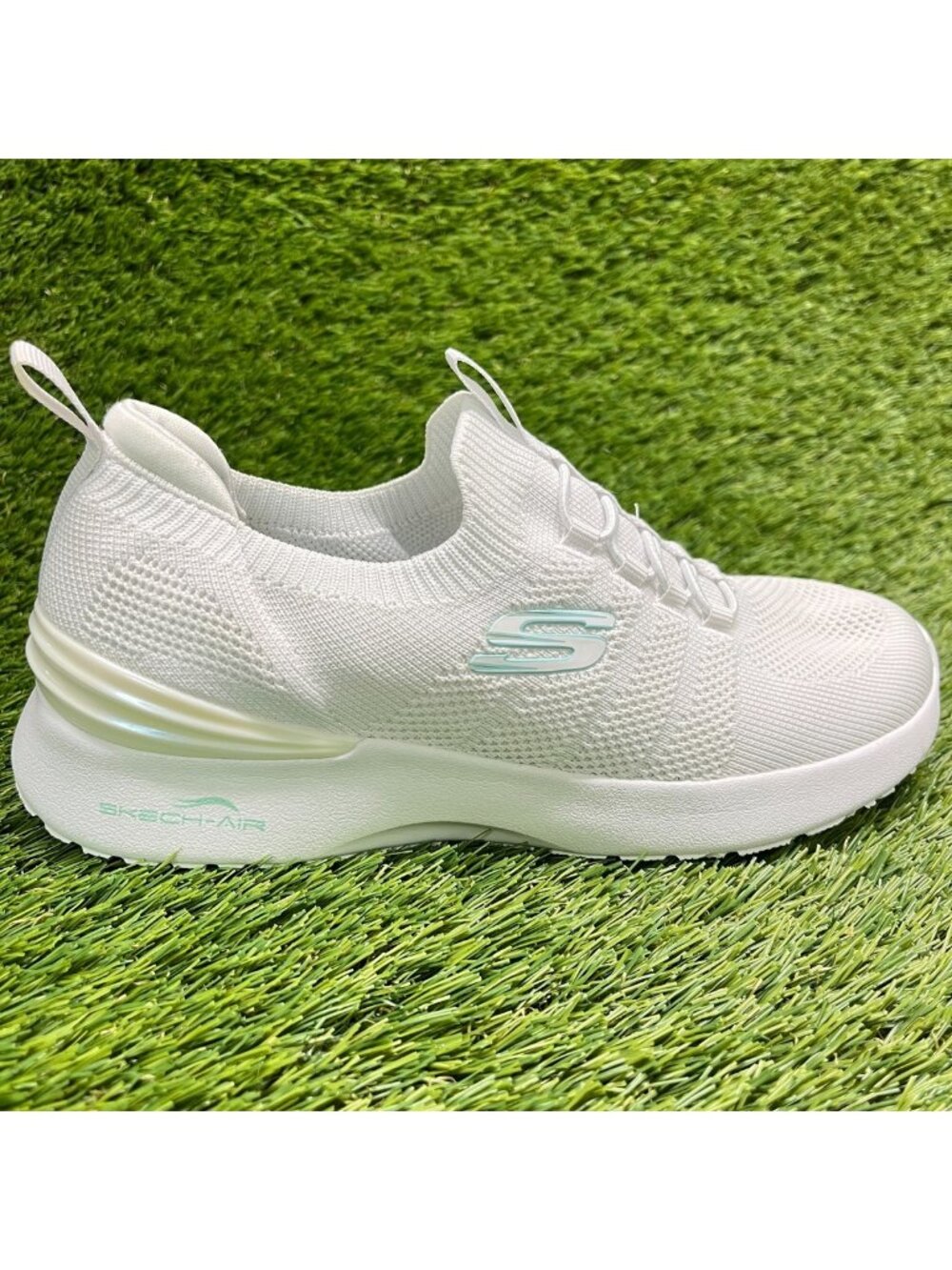 Skechers Skech Air Dynamight Womens Size 7.5 White Blue Athletic Shoes Sneakers